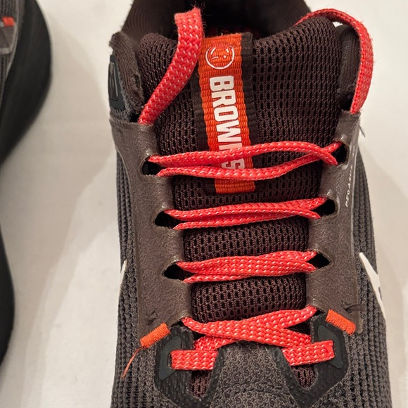 Nike NFL Cleveland Browns Air Zoom Pegasus Brown and Red Sneakers - Picture 3 of 8